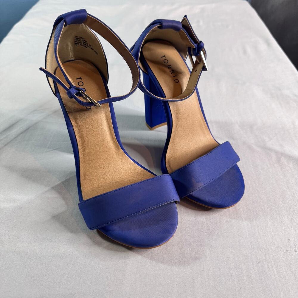 Torrid Blue Satin Block Heel Sandals Womens Size 7W Ankle Strap NWOT
